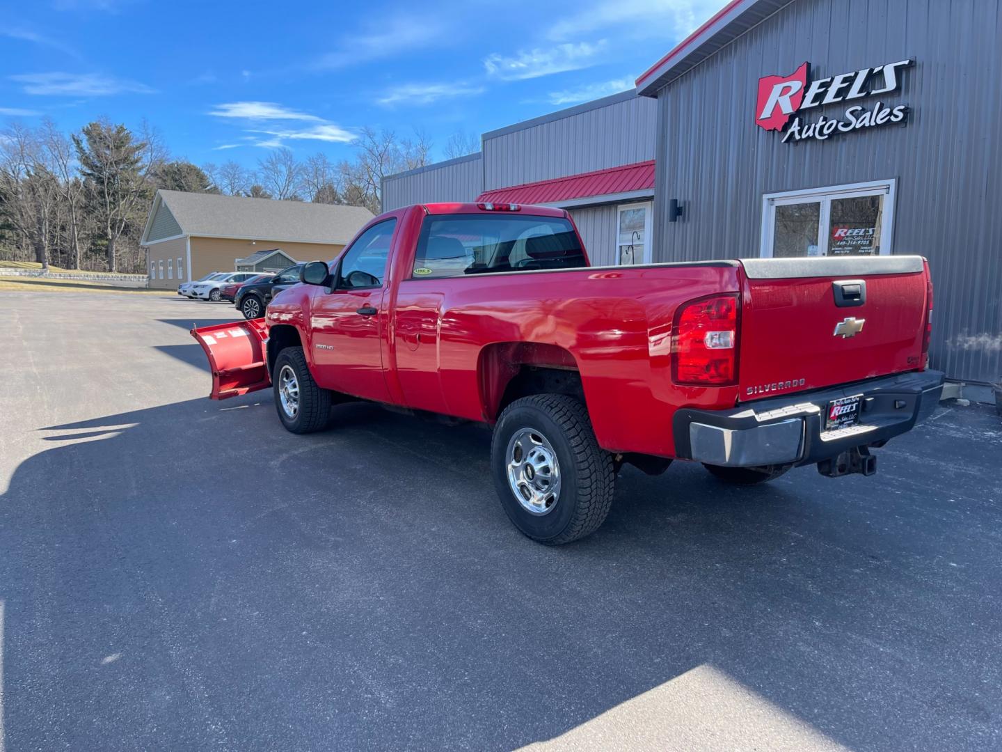 2011 Red /Black Chevrolet Silverado 2500HD Work Truck Long Box 4WD (1GC0KVCG8BF) with an 6.0L V8 OHV 16V FFV engine, 6-Speed Automatic transmission, located at 547 E. Main St., Orwell, OH, 44076, (440) 437-5893, 41.535435, -80.847855 - Photo#12